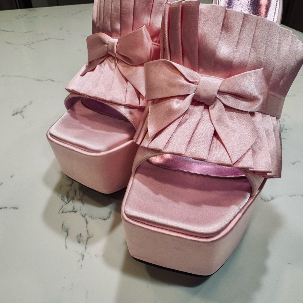 Sugar Thrillz Brand New Pink Platforms with Chunky Heel - Picture 2 of 15
